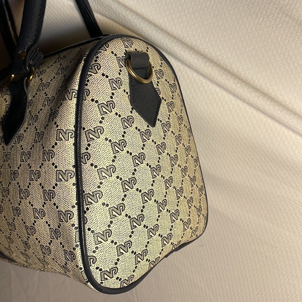 VINTAGE Logo Handbag 👜 - Picture 6 of 10